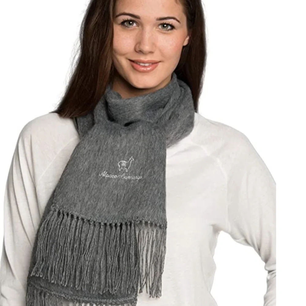 Camargo Peruvian Alpaca Blend Gray Scarf EUC